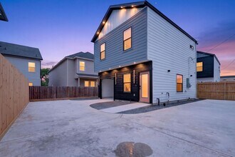 Building Photo - 4609 Bricker St