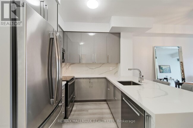 Building Photo - 260-260 Sackville St