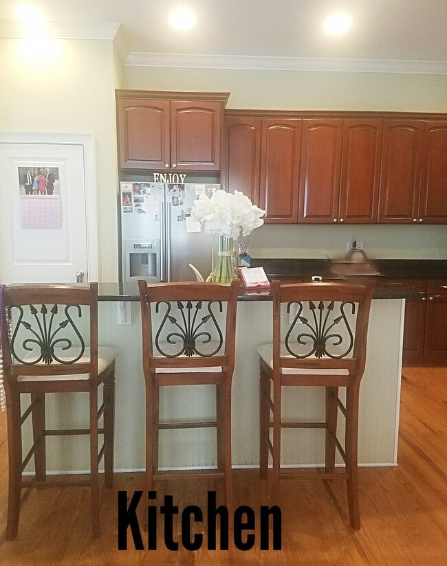 Building Photo - 407 E Hull St