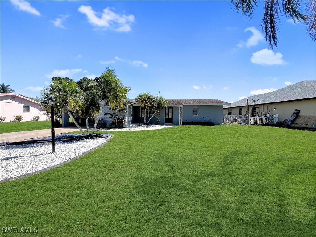 Primary Photo - 2210 Parkview Dr
