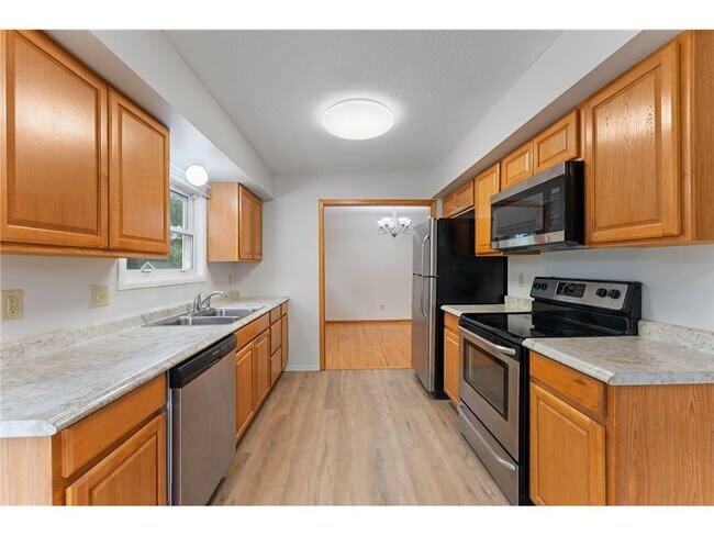 Foto del edificio - 3503 Bryant Ave