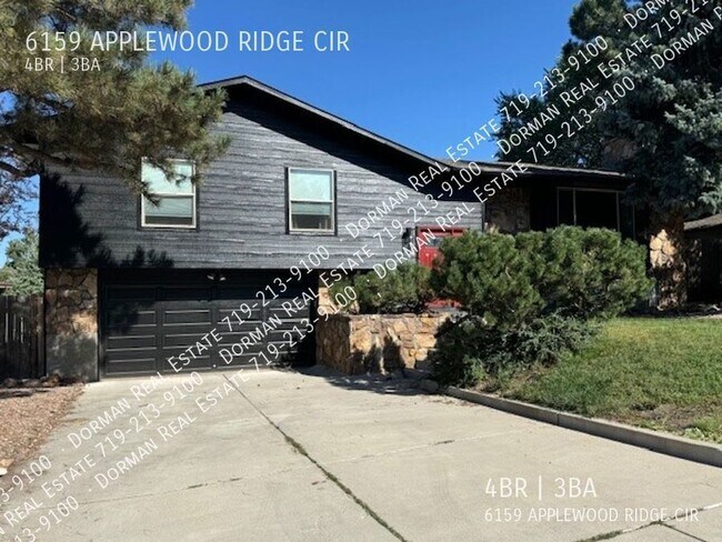 Foto del edificio - Amazing 4 Bedroom Home In A Secluded Neigh...