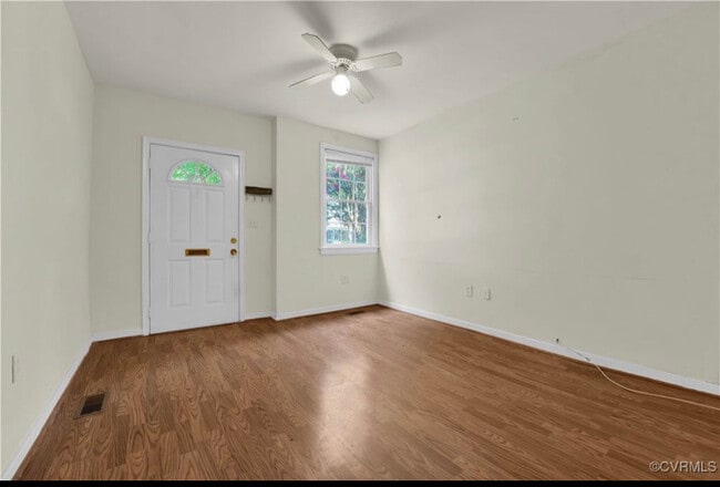 Building Photo - 2111 Maplewood Ave