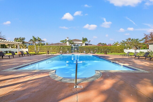 Building Photo - Tierra Vista