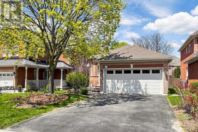 Photo du bâtiment - 165 Clearmeadow Blvd