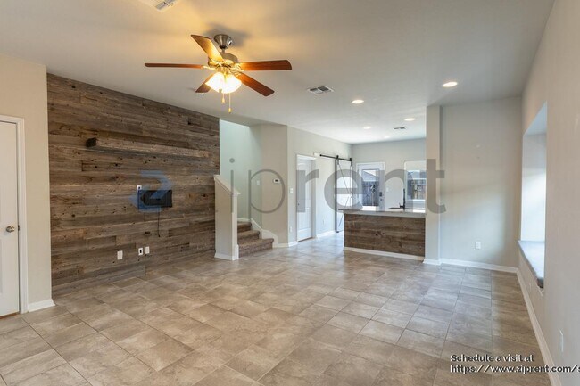 Foto del edificio - 215 Friendship Oak Dr