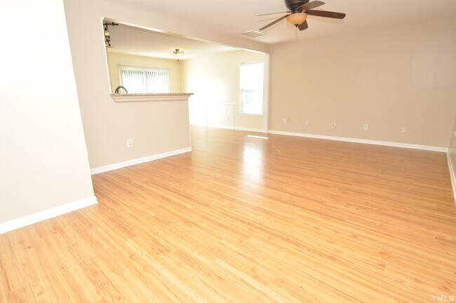 Building Photo - 300 Homestead Park Dr