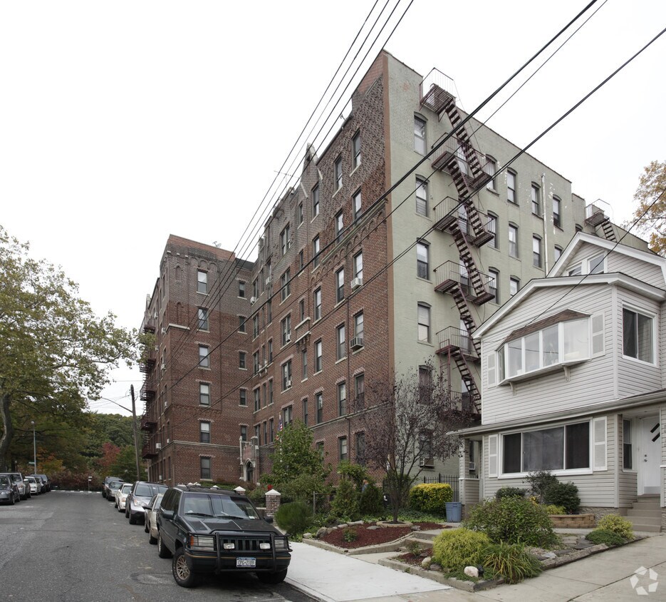 84-05 108th Street - 84-05 108th St