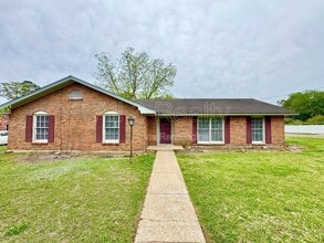 Building Photo - 502 Adler Dr