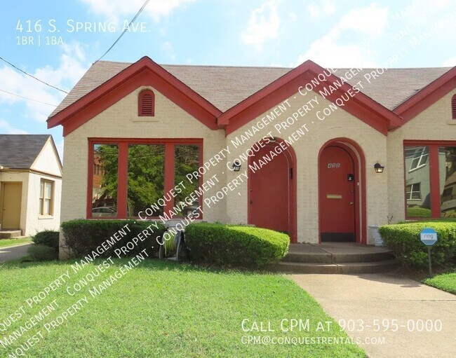 Building Photo - Water/Trash Included! Charming 1 Bedroom D...