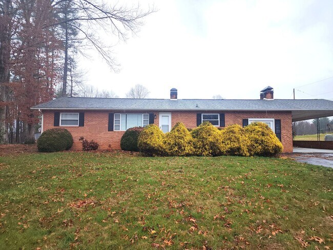 Foto del edificio - 3 bed 1 bath Brick Racher