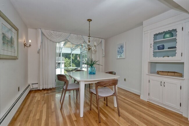 Foto del edificio - 33 Hillcrest Rd