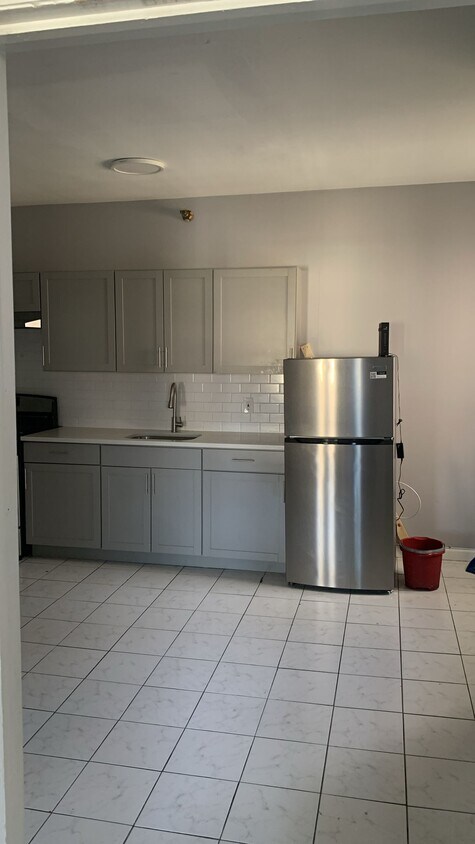 Foto principal - 234 6th Ave W