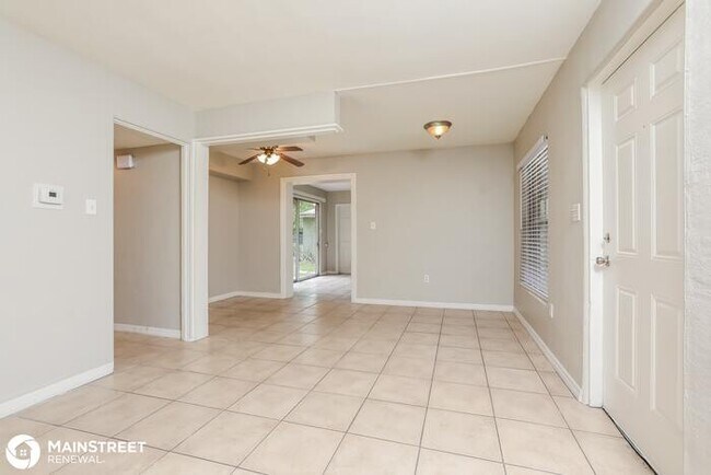 Building Photo - 411 S Bay Ave, Sanford, FL 32771
