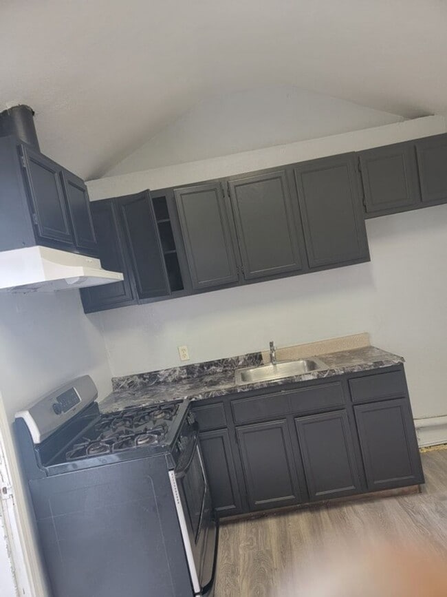 Building Photo - 10635 Acalanes Dr