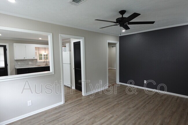 Foto del edificio - 4351 Kelly Ave