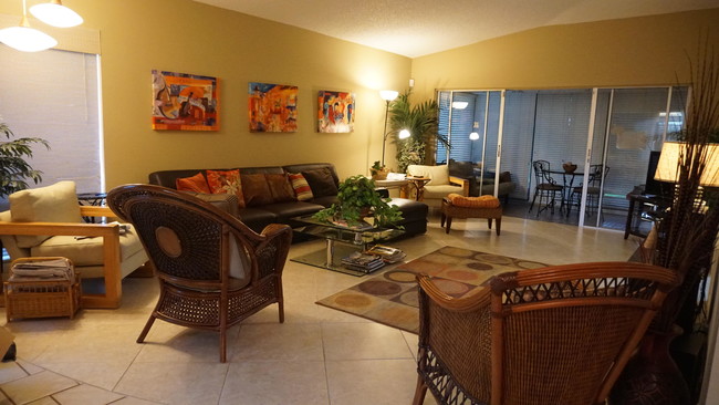 Building Photo - 13492  Sabal Palm Court A