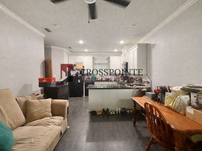 Foto del edificio - Coming Soon! 2 Bedroom 1.5 Bathroom Duplex!