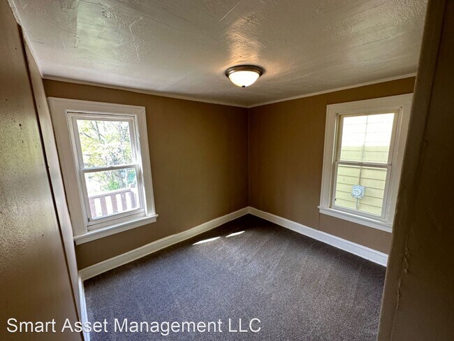 Building Photo - 3 br, 1 bath House - 1119 W Keefe Ave