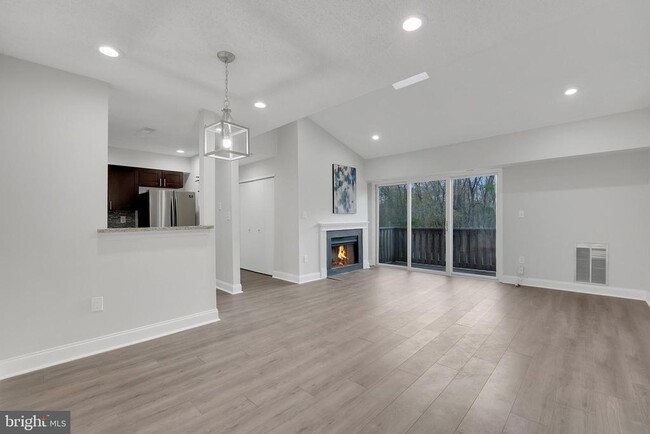 Building Photo - 1104 Aspen Dr