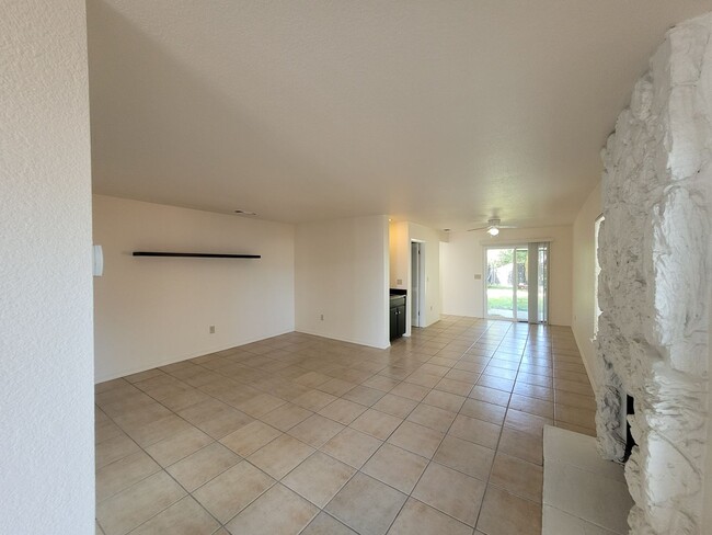 Building Photo - Two story half-plex townhome off Cirby at ...