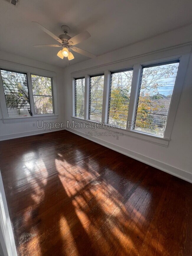 Foto del edificio - 2207 Broadway St