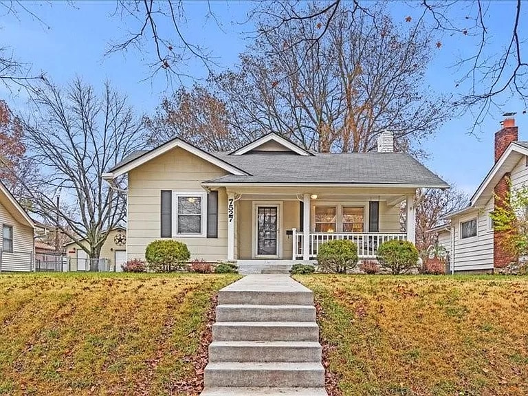 Primary Photo - 7527 Madison Ave