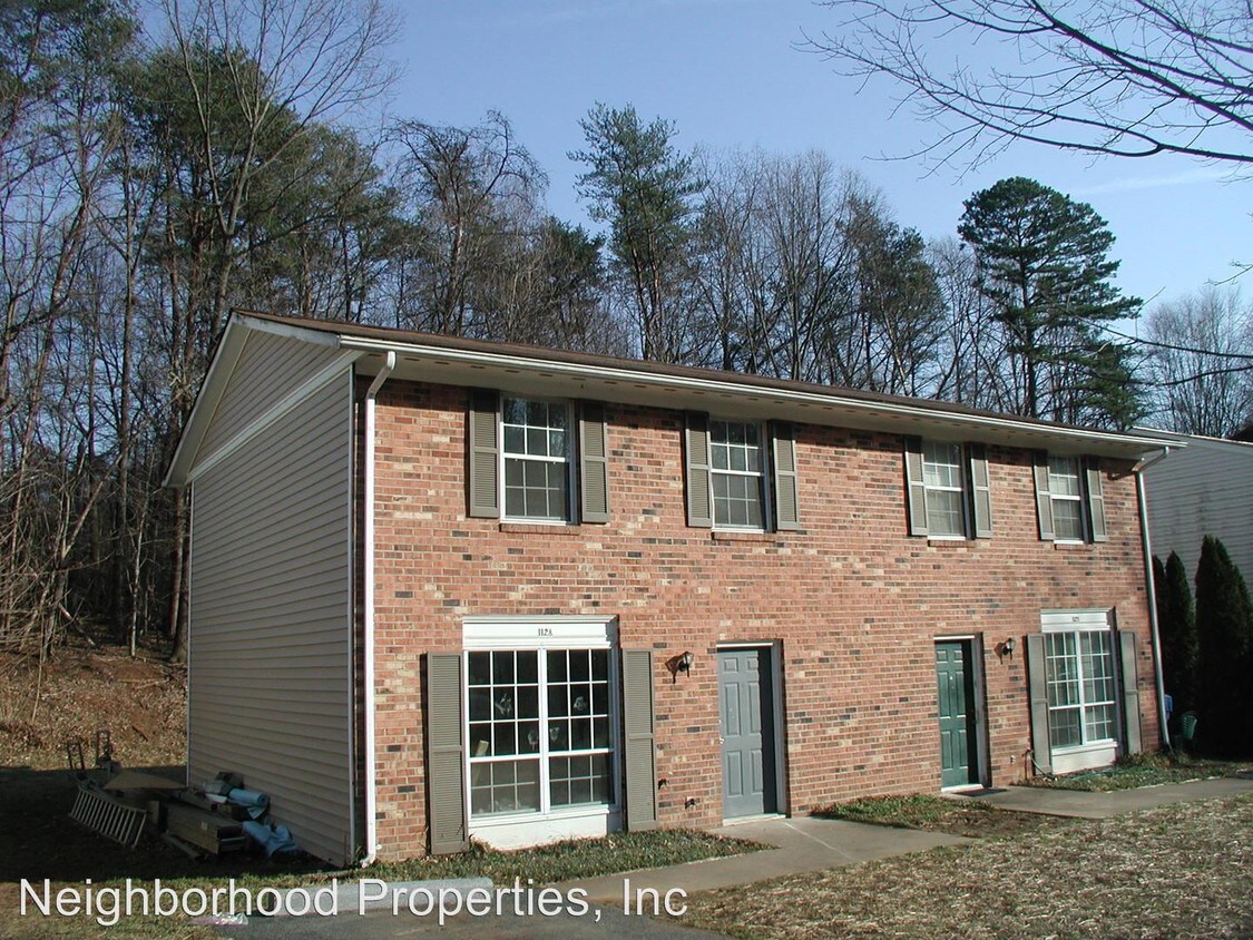 Primary Photo - 111 Longwood Dr