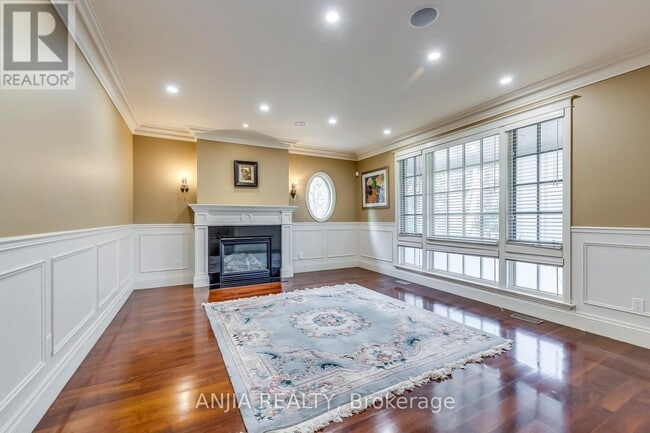 Building Photo - 376 Lakeshore Rd W