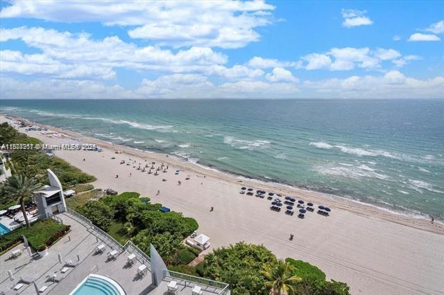 Building Photo - 17121 Collins Ave