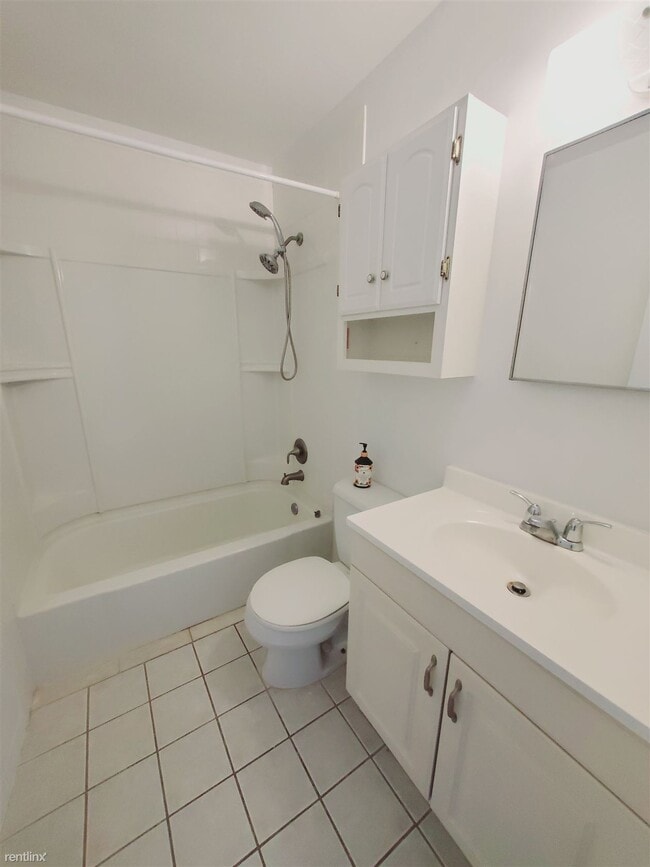 Foto del edificio - 1 br, 1 bath Condo - 12 Houston Ter Unit J