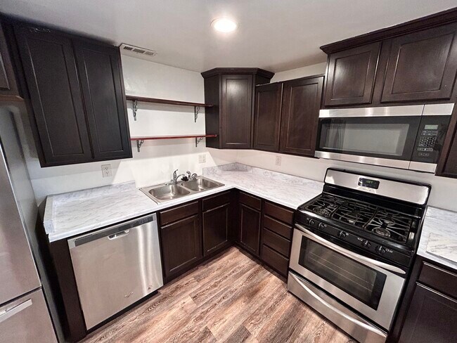 Kitchen - 405 S 100 W