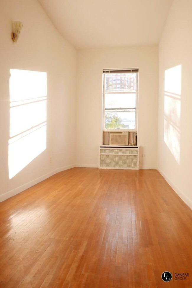 Building Photo - 55 West 69th Street