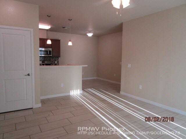 Building Photo - 2525 E Siesta Ln