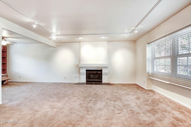 Foto del edificio - 3535 Lathrop Ave