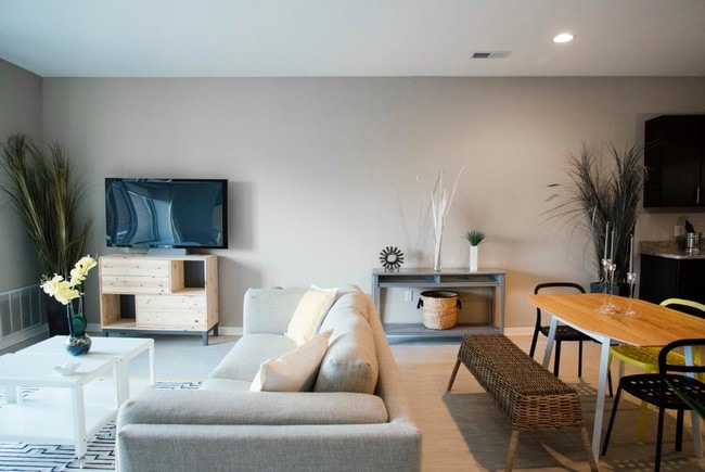 2 Bedroom Living Room - Waters Edge of Harbortown