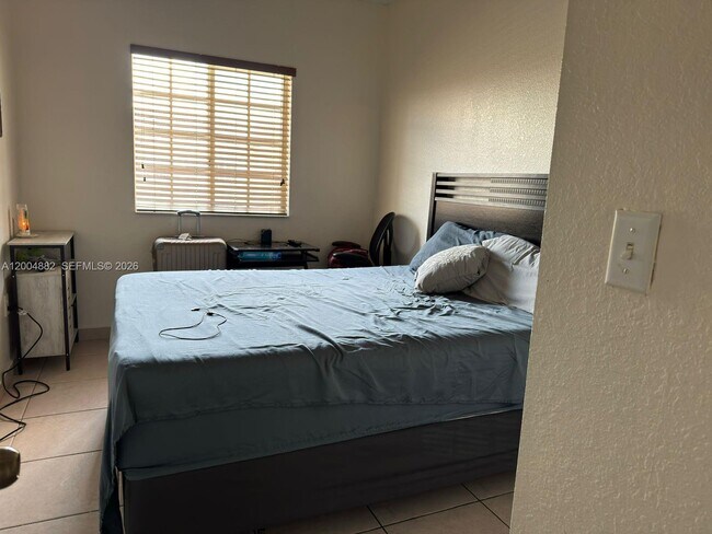 Foto del edificio - 6962 NW 179th St