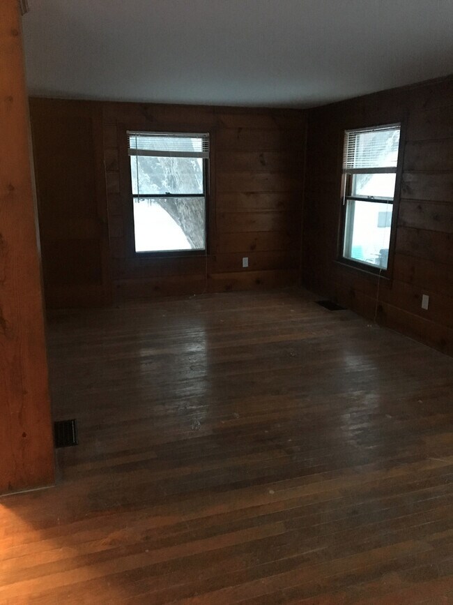Building Photo - 322 W Pierce St