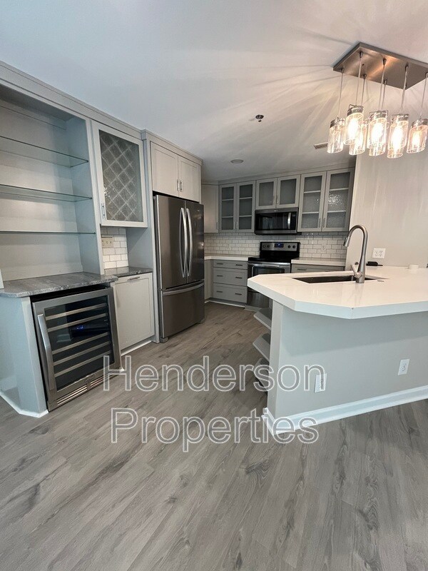 Foto del edificio - 517 N Graham St