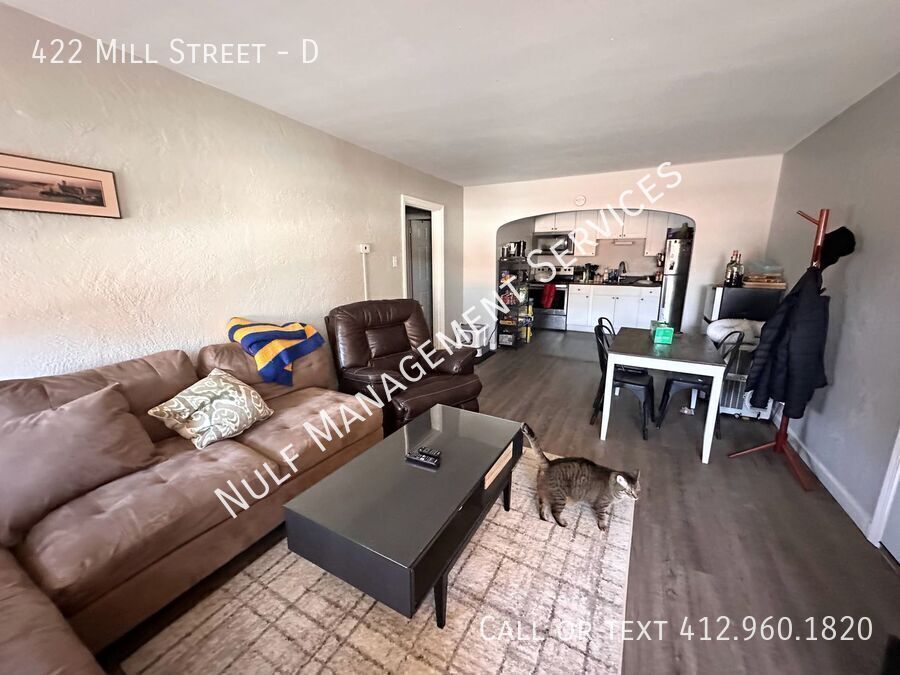 Primary Photo - 422 Mill St