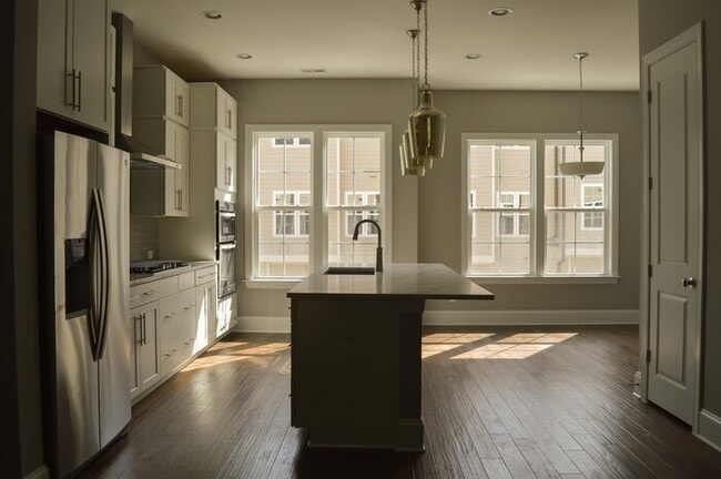 Building Photo - 849 Wake Towne Dr