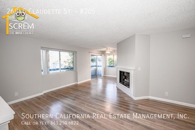 Foto del edificio - Updated Three Bedroom Condo in Santa Clarita