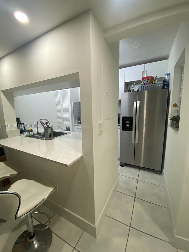 Foto del edificio - 9706 Hammocks Blvd