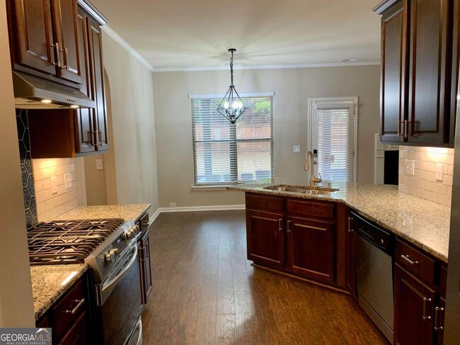 Building Photo - 1370 Long Acre Dr