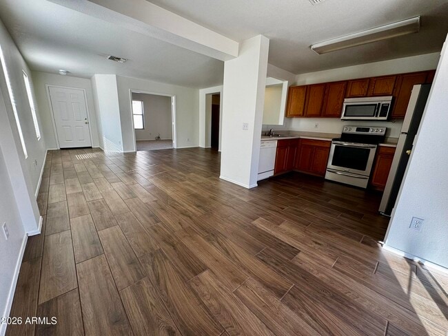 Foto del edificio - 15826 W Watson Ln