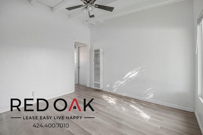 Foto del edificio - 15301 Woodruff Pl