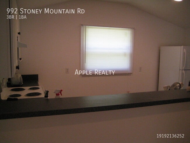 Building Photo - 992 Stoney Mountain Rd