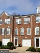 Building Photo - 1622 White Oak Vista Dr