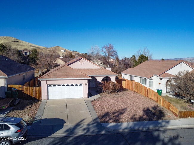 Foto del edificio - 135 Spring Ridge Dr
