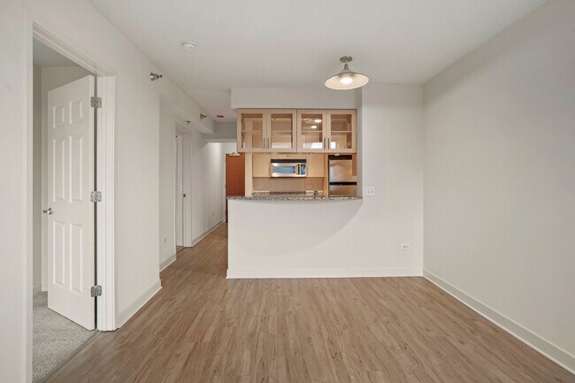 Photo - 1240 S Michigan Ave Apartment